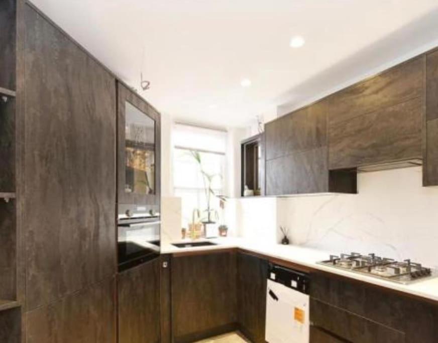 런던 2 Bed Flat In St Johns Wood 아파트 외부 사진